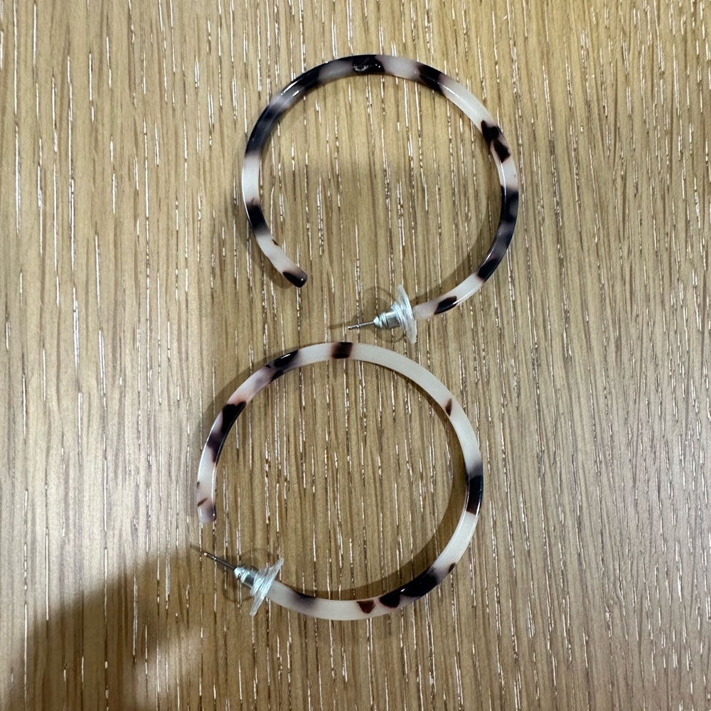 Tortoise Shell Hoop Earrings